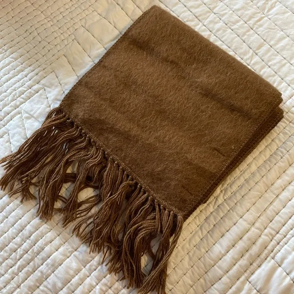 Gorgeous alpaca scarf NWT - Picture 2 of 3